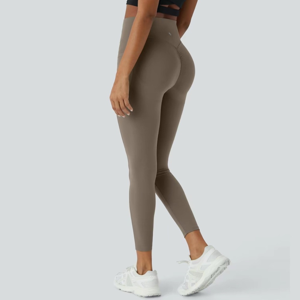 Never Worn Halara Ultrasculpt High Waisted Leggings Scrunch Butt 7/8 length